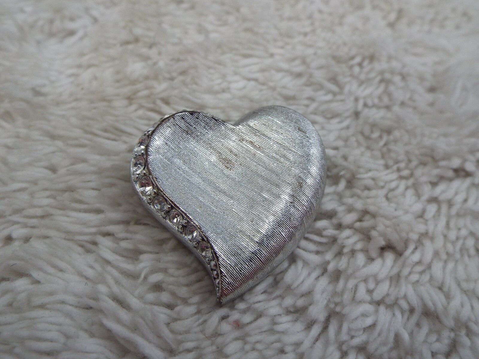 Etched Silvertone Rhinestone Heart Pin (c53)