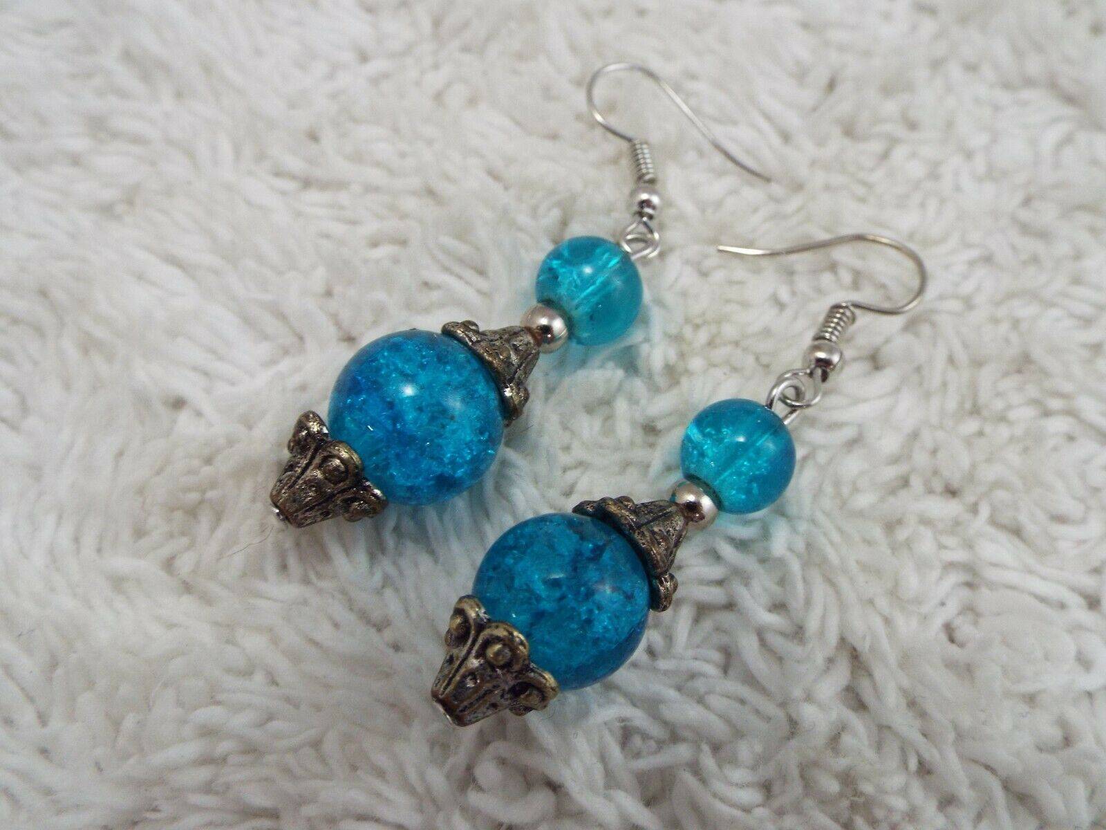 Silvertone Blue Crackle Glass Bead Pierced Earrings (b24)