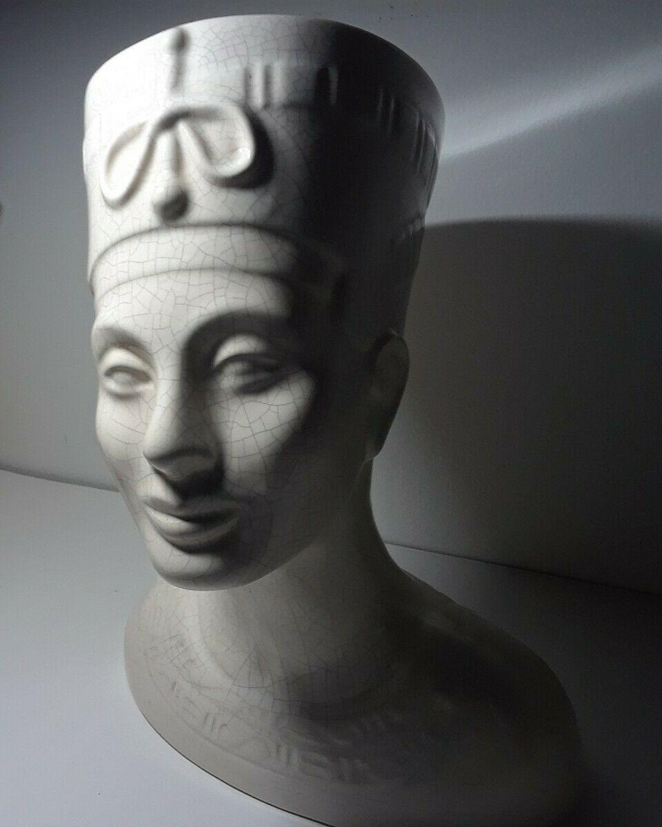 Vintage 1966 Queen Nefertiti Bust