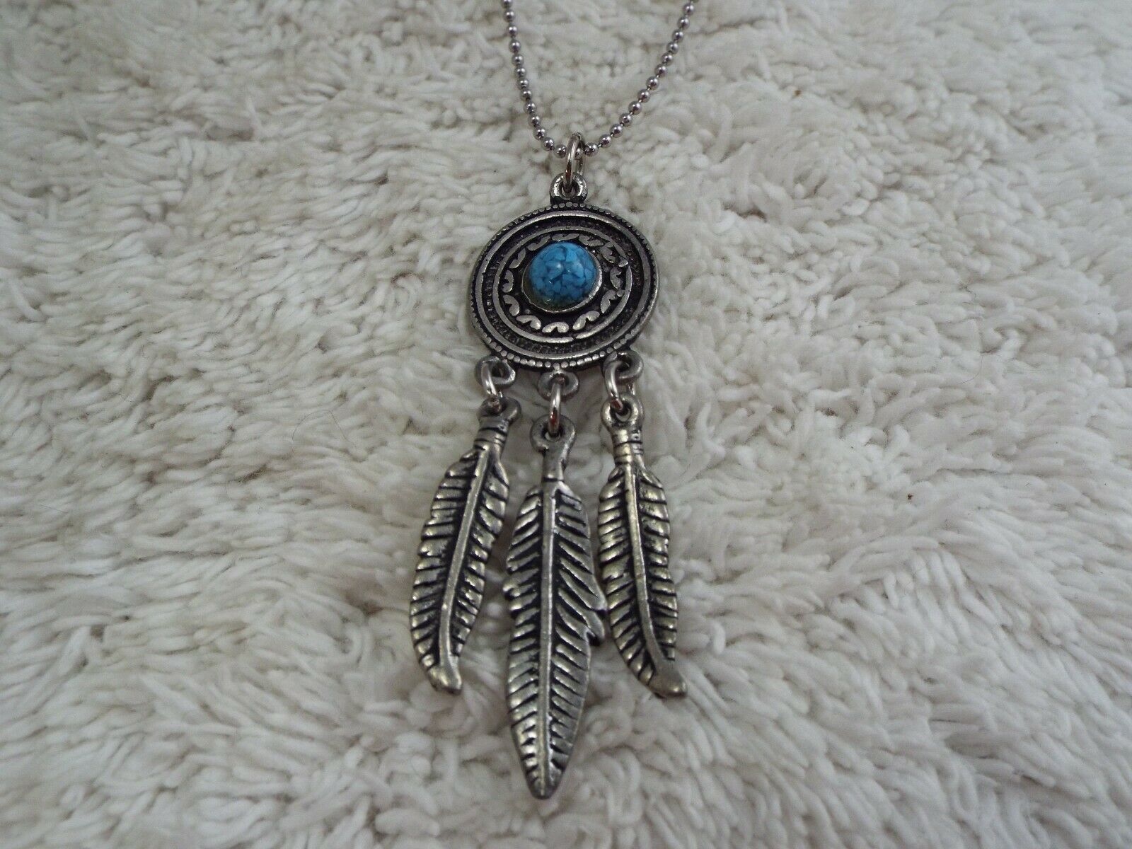 Silvertone Southwestern Blue Bead Feather Charm Pendant Necklace (f32)