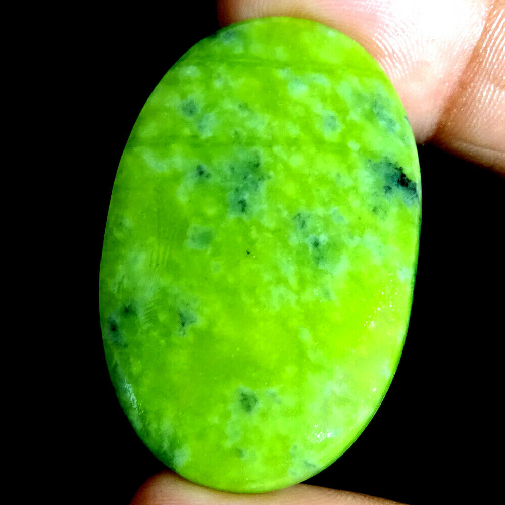 Untreated 63.80 Ct Natural Green Lemon Jade Green Oval Shape 28x44x5 Mm Gemstone