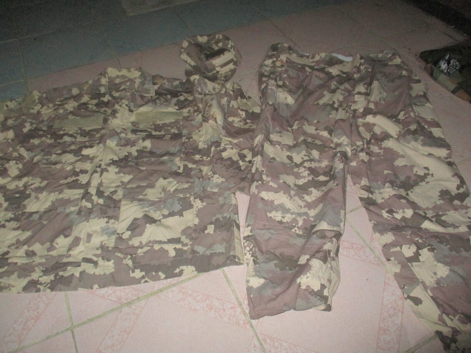 Unknown? Militaria Army Cotton Camo Set Jacket/pants/cap #2,very Good